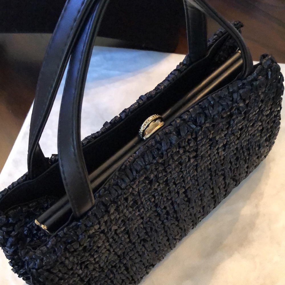 Berlin’s Ladies Shop Vintage raffia, 3-section, gold tone clip close handbag